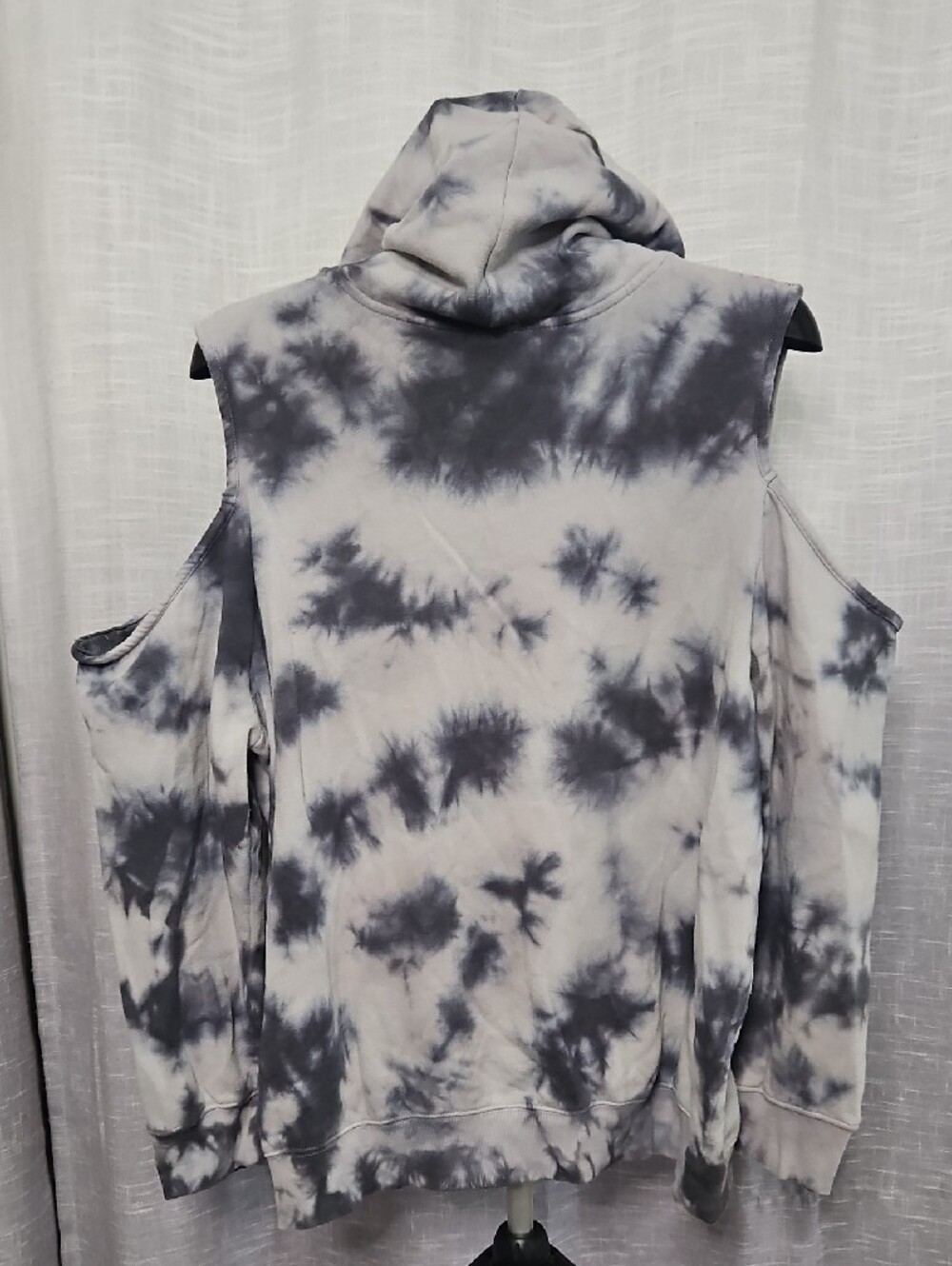 torrid Cold Shoulder Hoodie with Bat Skull Graphic - Picture 2 of 9